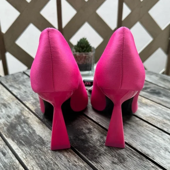 NWT Zara Pink Satin Pointy Toe heels - Picture 5 of 8